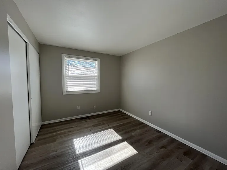 11020 McDowell Dr — Photo 12