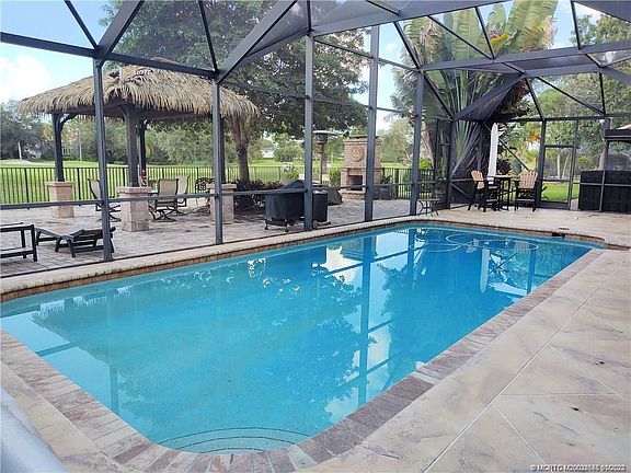 5th image of 4932 SW Bimini Cir N