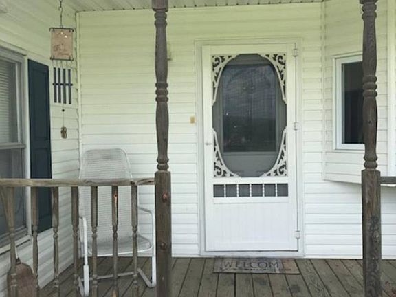 2nd image of 215 Lynx Dr