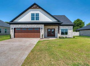 3551 Sand Dr, Newburgh, IN 47630