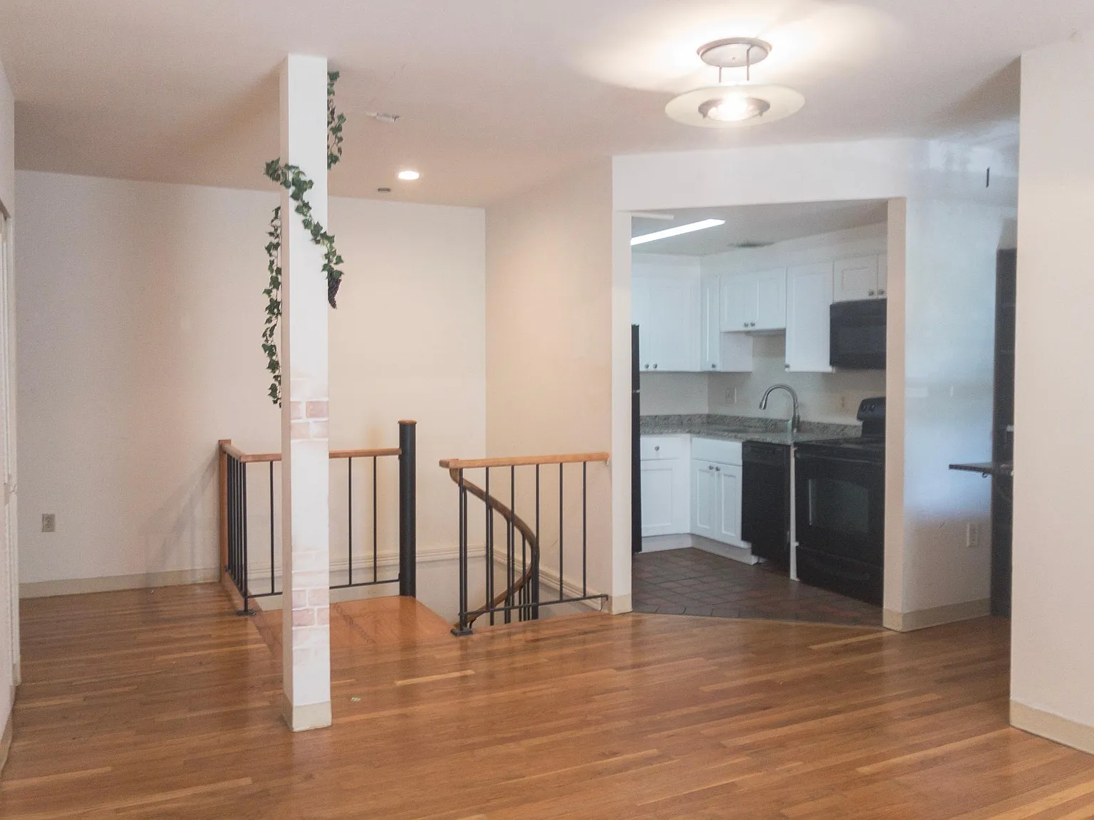 2 bed, 822 sqft, $3,800 — Photo 4