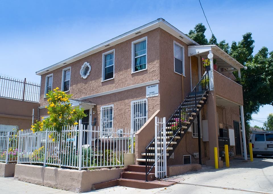 1st image of 10961 S Figueroa St