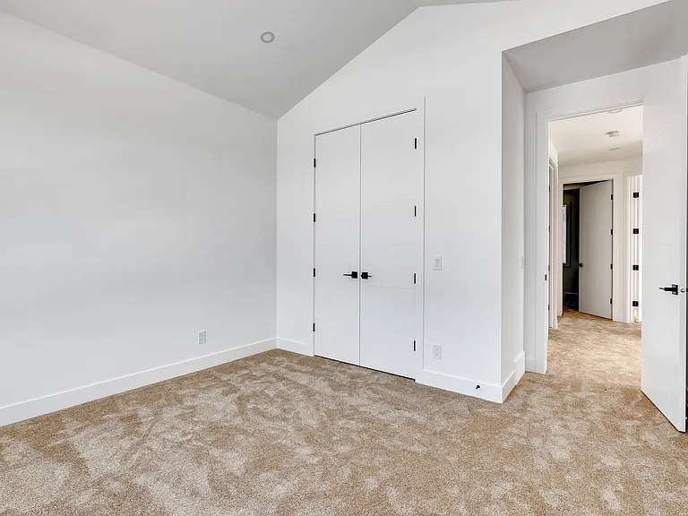 2144 51st Ave SW — Photo 20