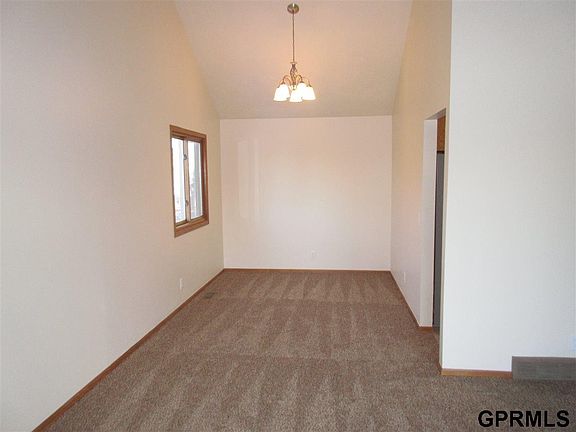 5th image of 3313 Montreal Dr