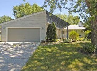 273 Oxford Ln, Bloomingdale, IL 60108