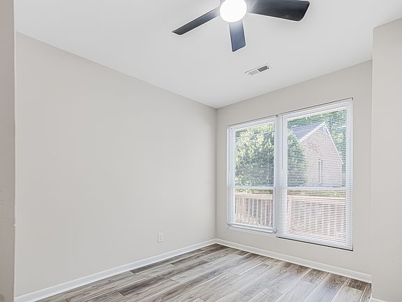3rd image of 201 Howell St #600-D