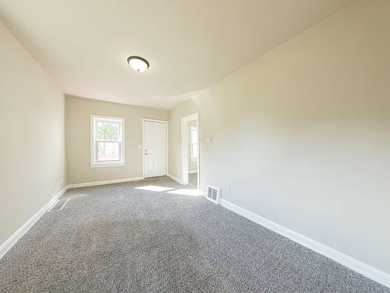 1001 Maish Ave — Photo 5