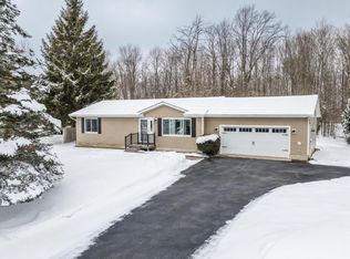 1236 Valley Dr, Traverse City, MI 49685