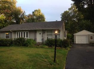 755 Locksley Rd, Yorktown Heights, NY 10598