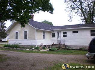 202 E Bertrand Rd, Niles, MI 49120