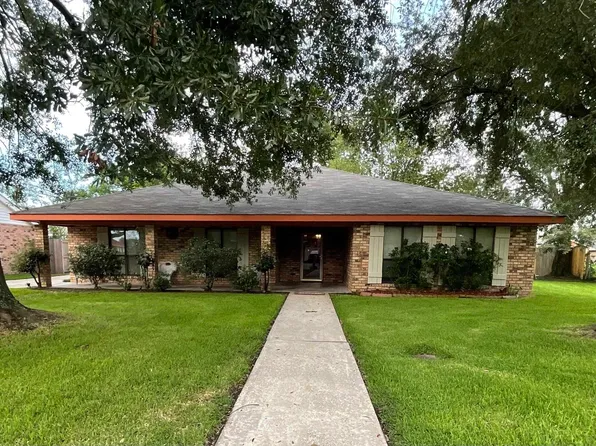 135 Crescent Place Dr, Donaldsonville, LA 70346