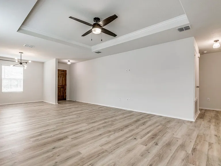 1337 Waggoner Dr — Photo 6