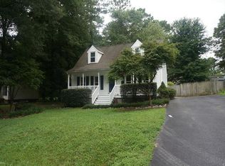 4400 Burgess House Ln, North Chesterfield, VA 23236