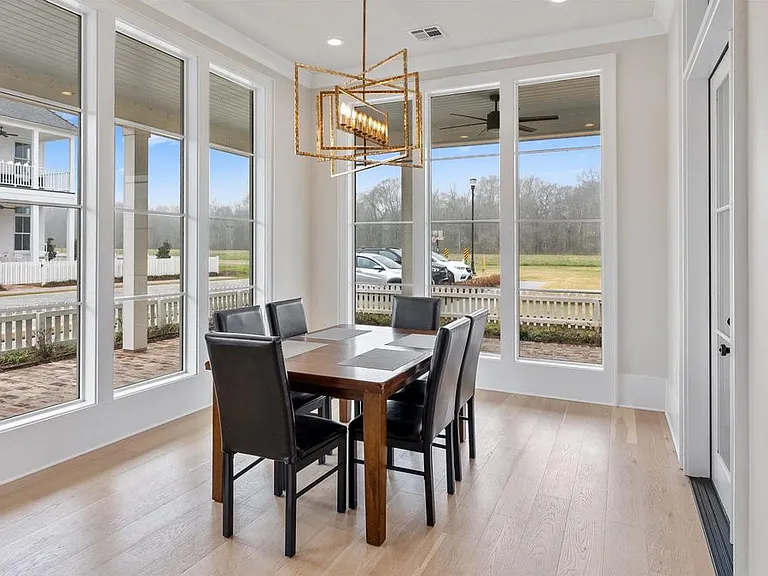 2757 Chenal Ct — Photo 6