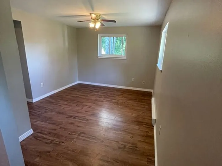 307 Adams Dr — Photo 3