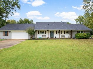6425 E Cedar Creek Rd, Claremore, OK 74019
