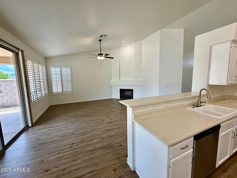 6502 E Marilyn Rd — Photo 3