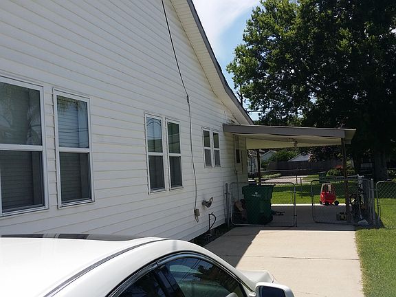 3rd image of 459 Saint Charles St