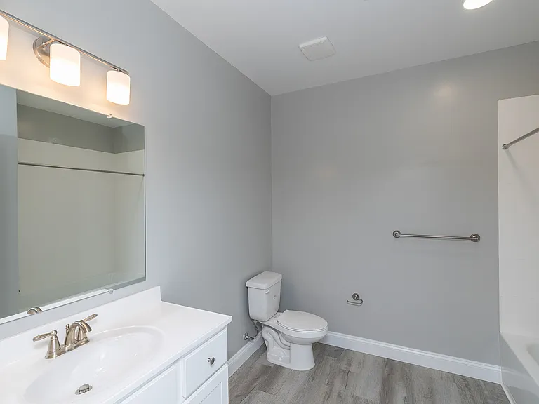 2 Bedroom Hall Bathroom