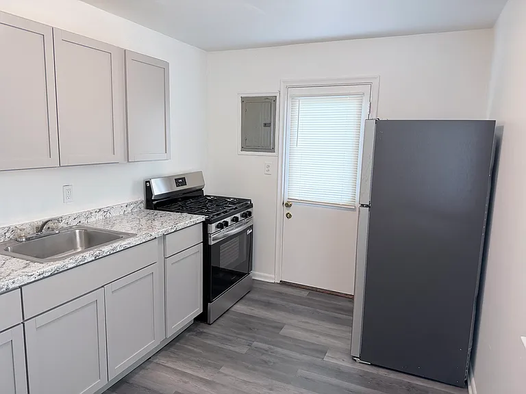8267 Paige Ave — Photo 5