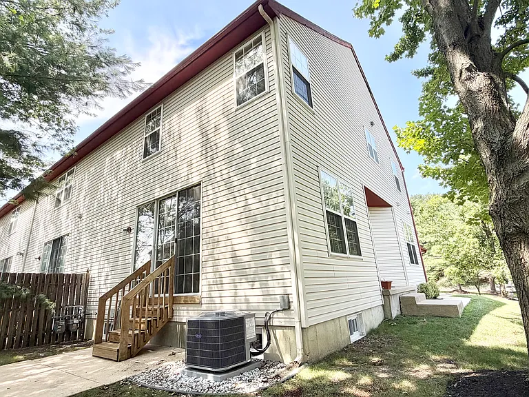 771 Chanticleer — Photo 27