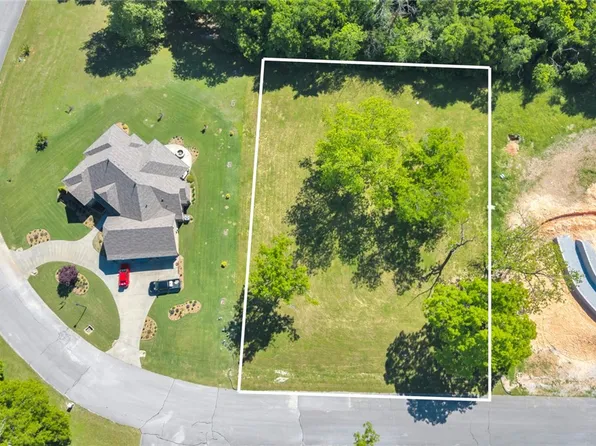 598 Winding Spring Dr #60, Fayetteville, AR 72703