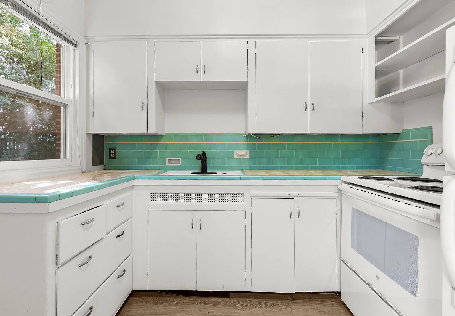 1 bed, 1.0 bath, 800 sqft, $1,750 — Photo 2