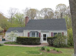 30 Mills Rd, Stony Brook, NY 11790