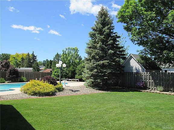2nd image of 42 Croydon Dr