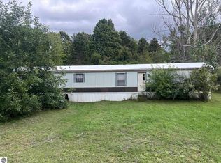 1532 Keystone Hills Dr, Traverse City, MI 49696