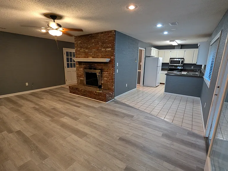 1605 Teresa Cir — Photo 12