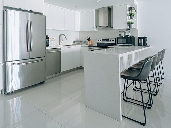5th image of 19380 Collins Ave APT 1003