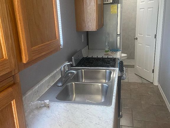 2nd image of 10008 Acer Ave