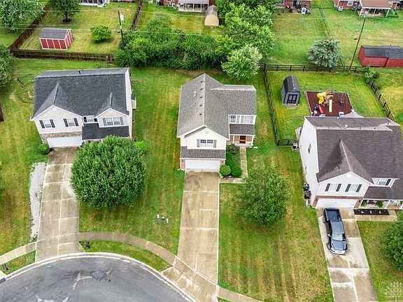 2nd image of 116 Hawkins Ct