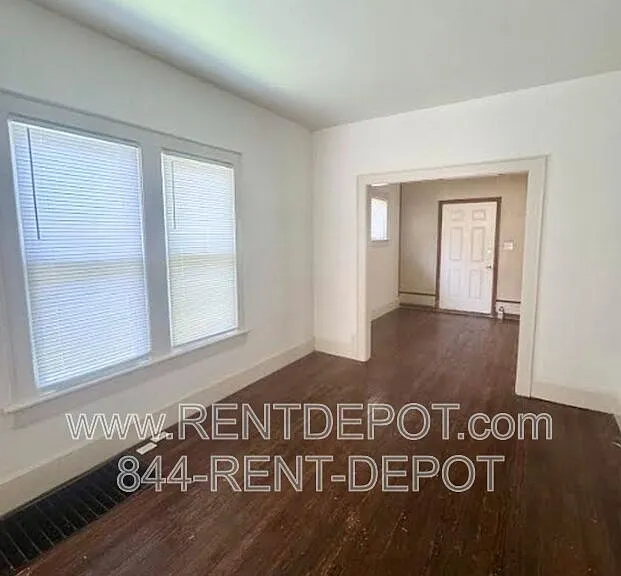 1004 N Governor St — Photo 3