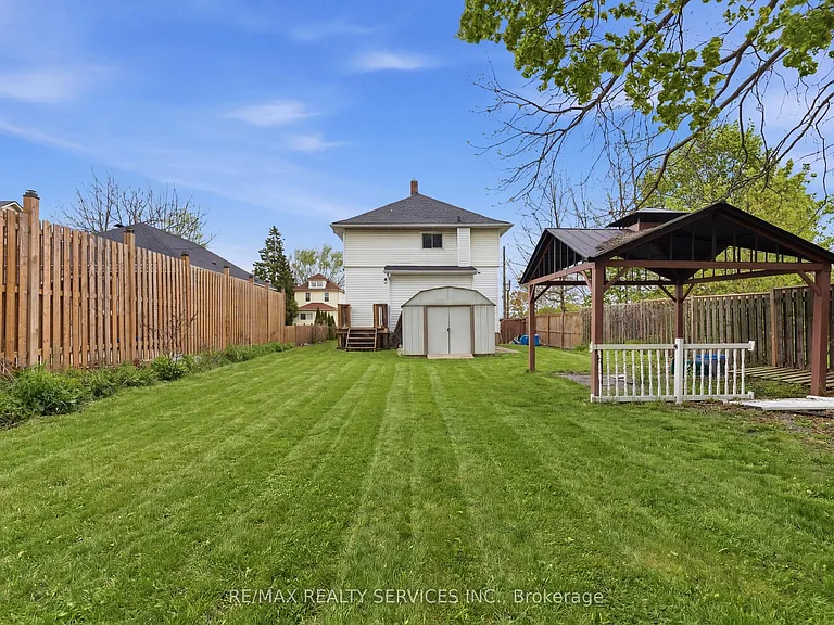 5292 Bridge St — Photo 16