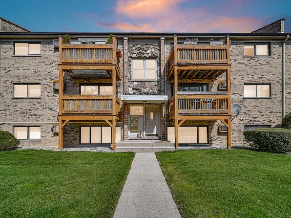 5117 N East River Rd Unit 3D, Chicago, IL 60656
