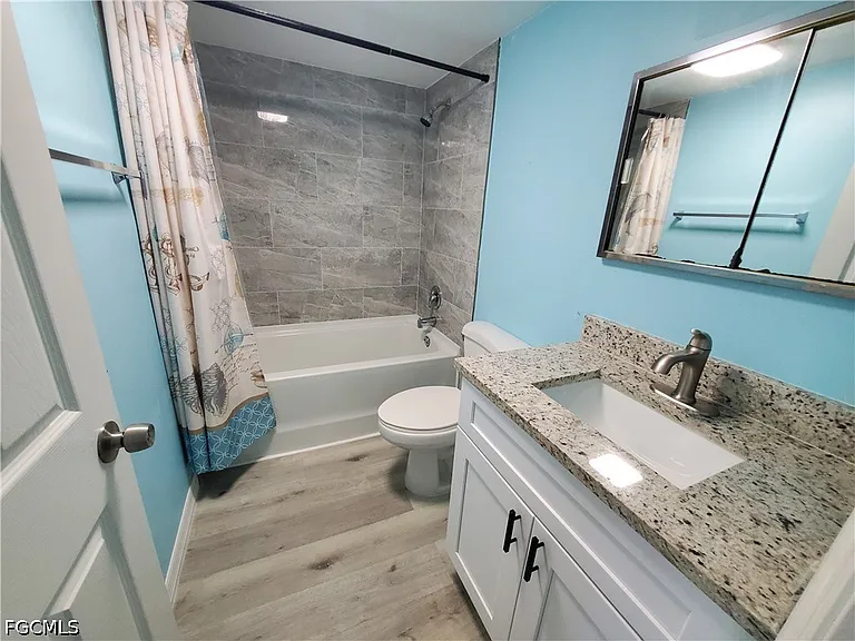 1055 Palm Ave #214 — Photo 28