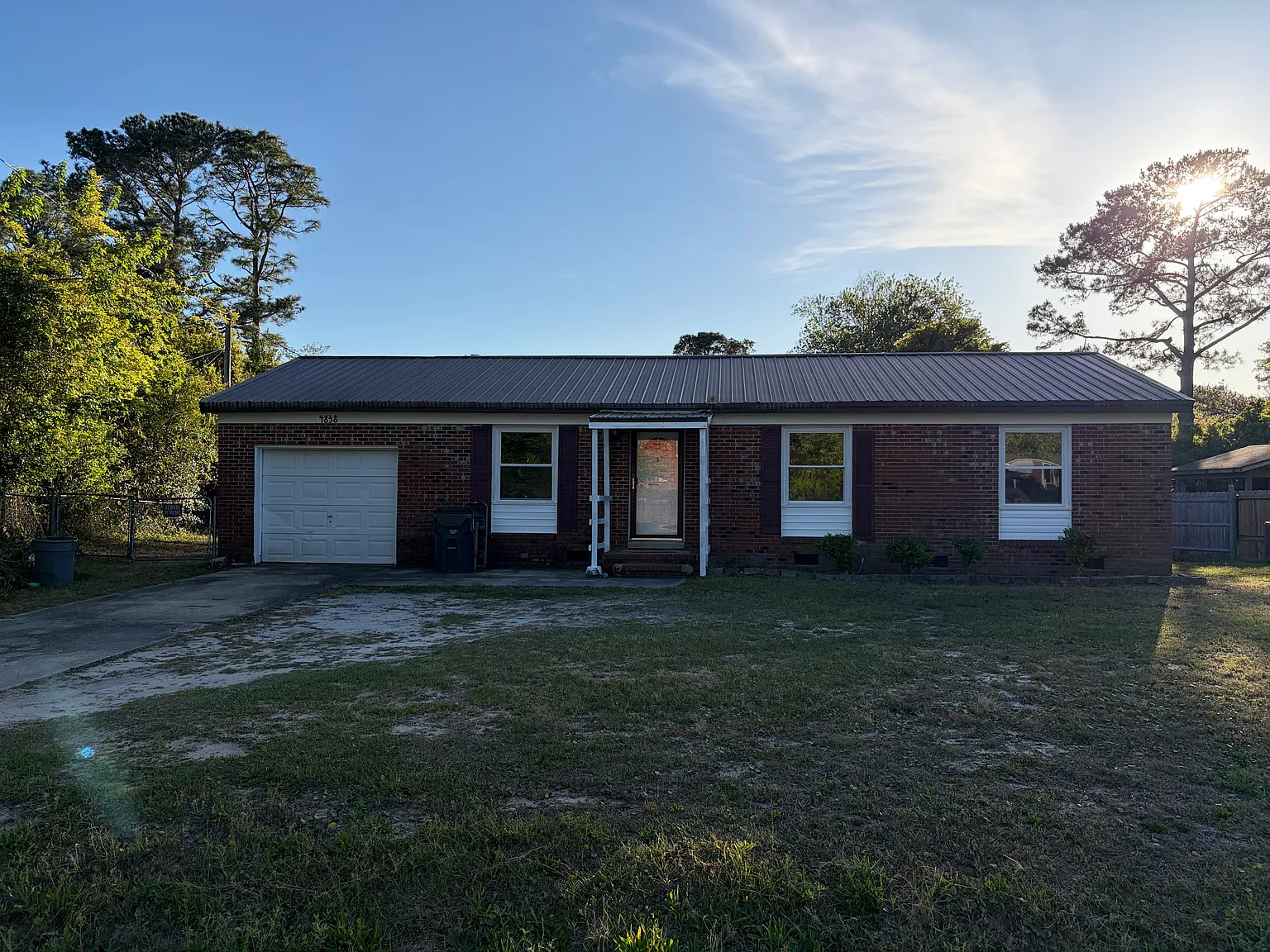 3 bed, 1.5 bath, 1025 sqft, $1,650 — Photo 1