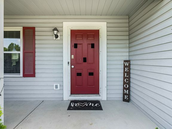 2nd image of 5922 Vicksburg Ln