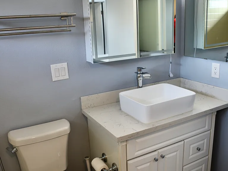 1515 E Union St #304 — Photo 33