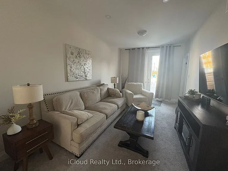 677 Park Rd N #18 — Photo 4