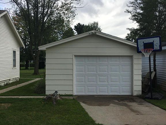 5th image of 451 McCagg St