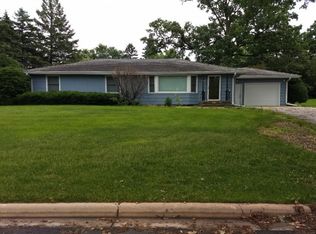 4945 Golden Valley Rd, Golden Valley, MN 55422