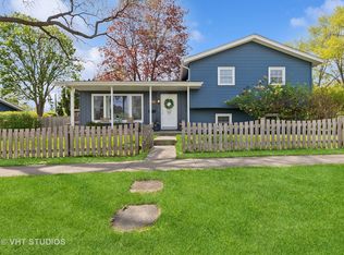 69 N Idlewild Ave, Mundelein, IL 60060