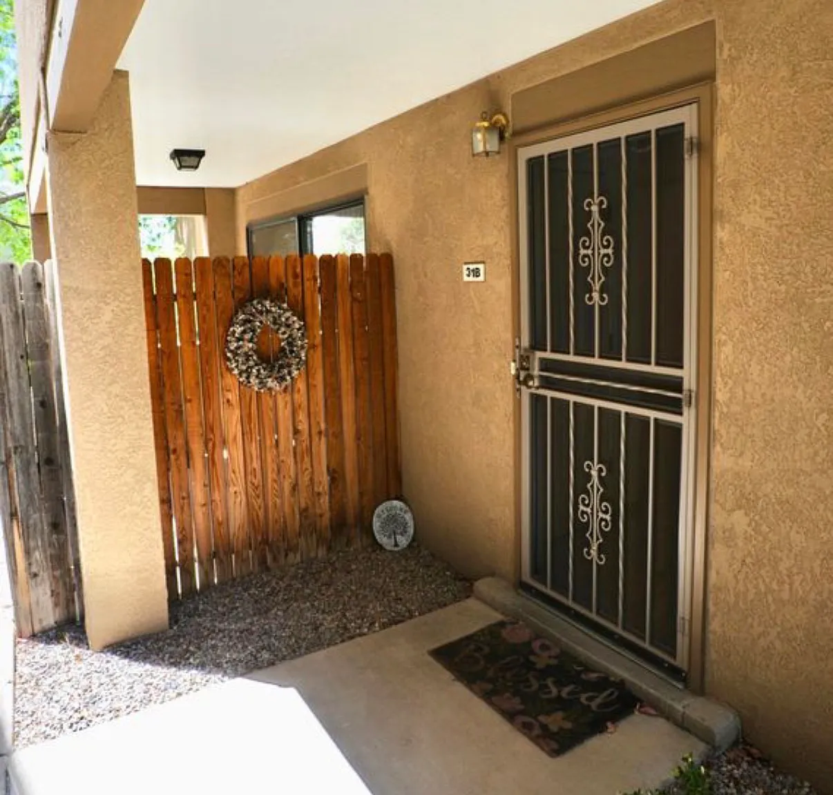 3 bed, 2.5 bath, 1306 sqft, $2,300 — Photo 3