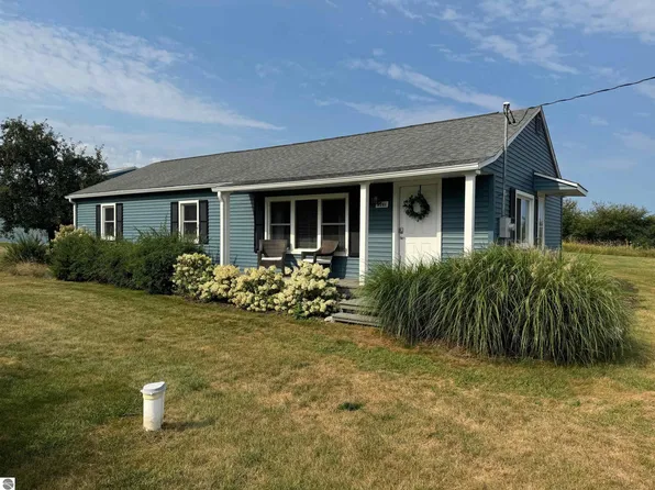 9741 Bates Rd, Williamsburg, MI 49690