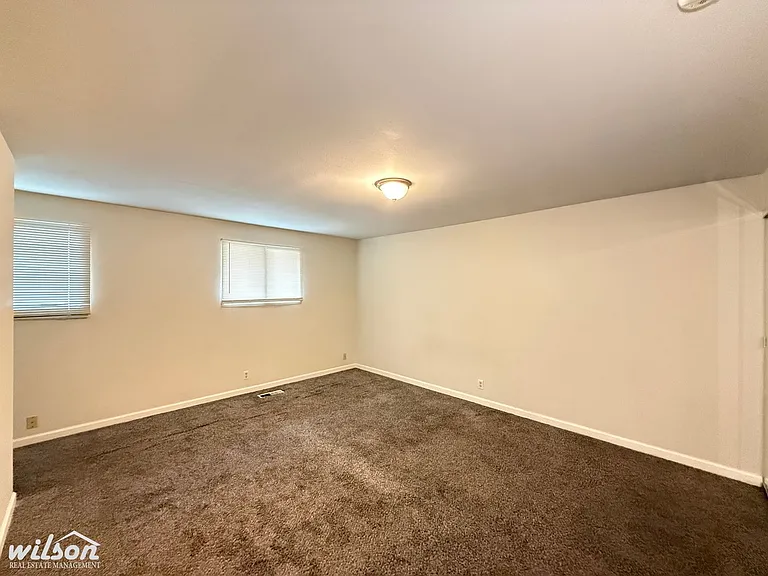 1525 Browne Ave — Photo 13