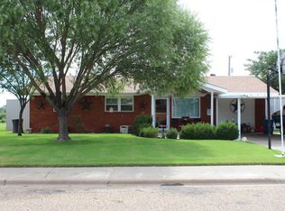1023 NW 9th St, Tulia, TX 79088