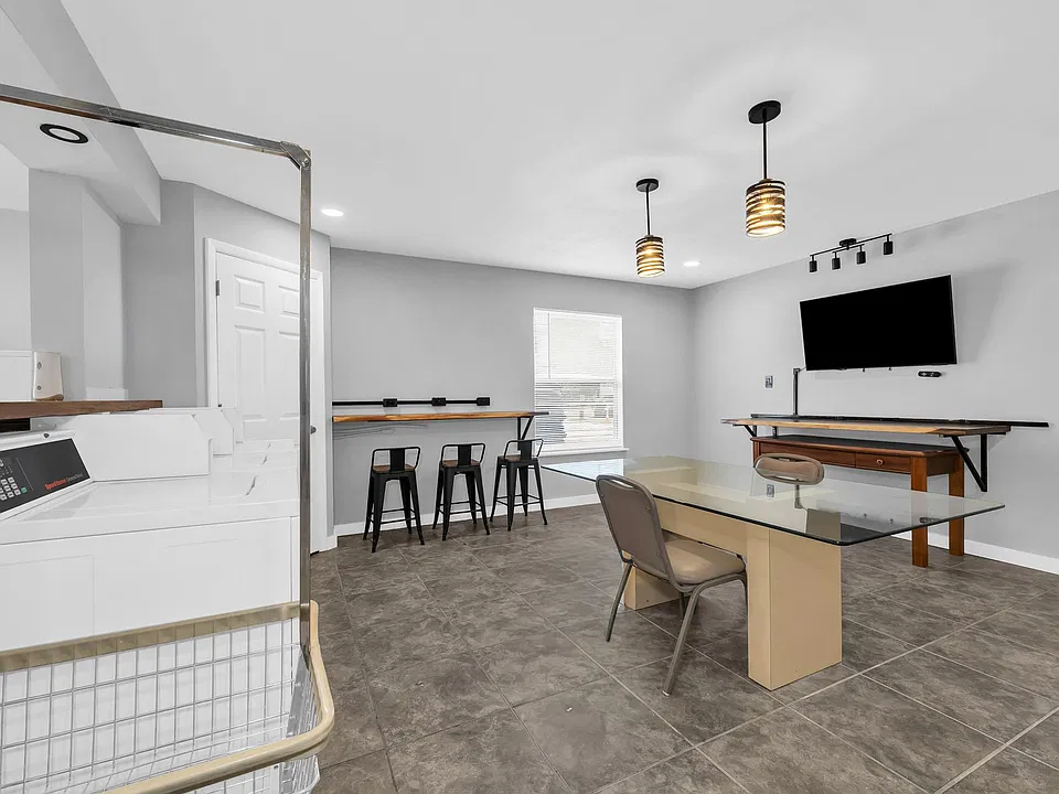 Quail Creek Apartments